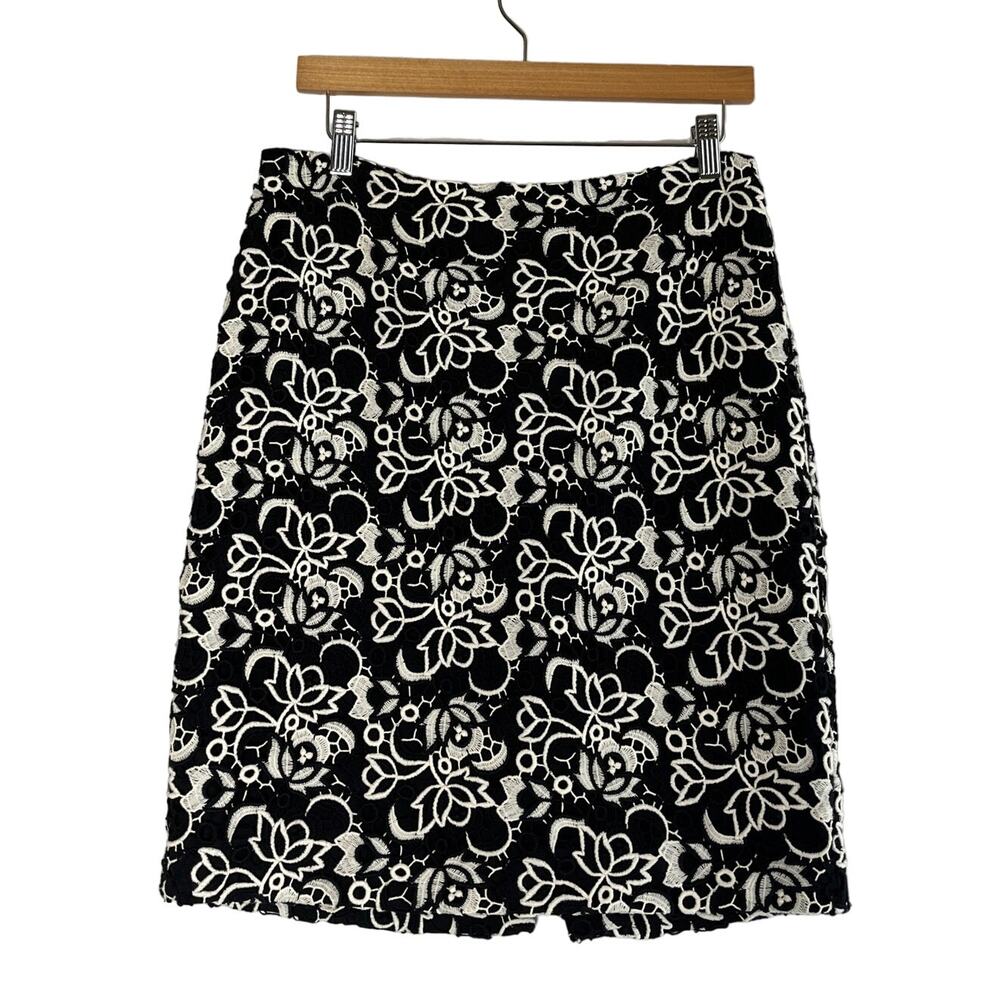 Vintage Talbots Black Skirt White Lacy Floral Embroidered Size 8P Feminine